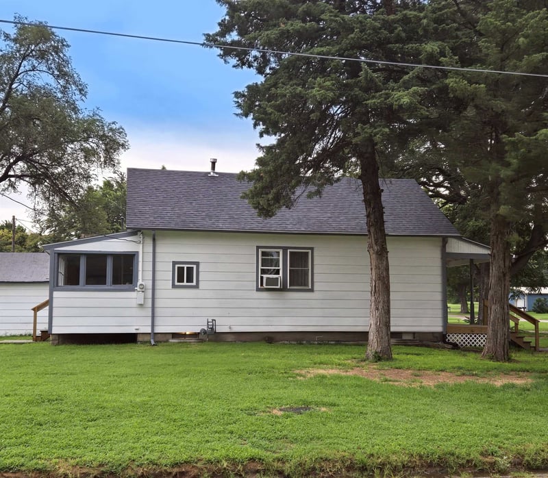 301 Poplar St, Solomon, KS 67480