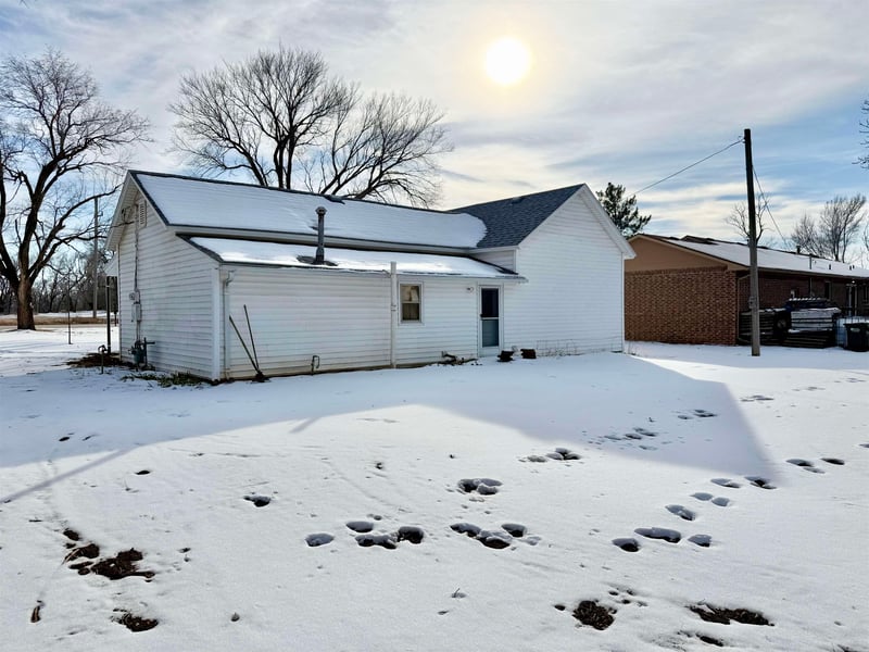 510 W Burns Ave, Norwich, KS 67118