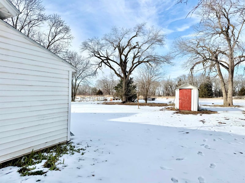 510 W Burns Ave, Norwich, KS 67118
