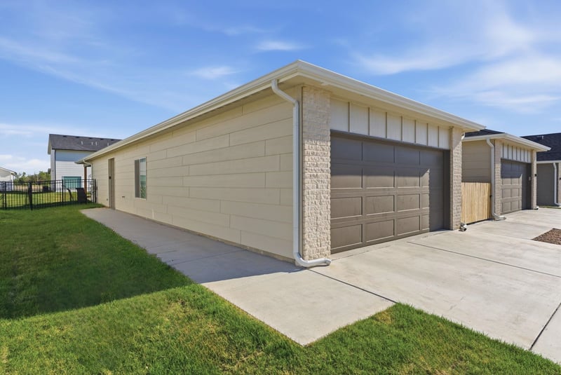 3857 Longleaf St, Wichita, KS 67205