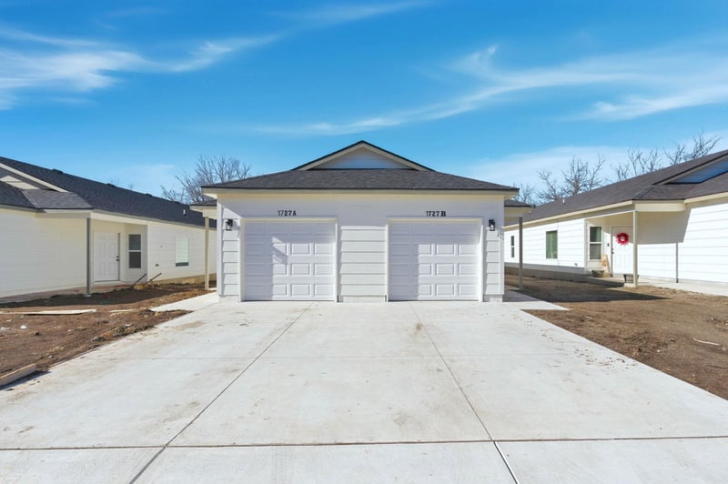 1723 N Main St Units A and B, Rose Hill, KS 67133