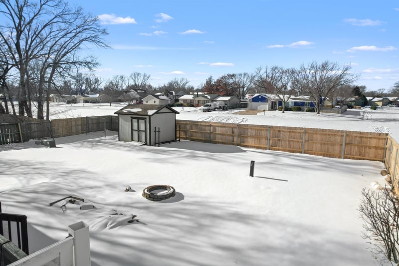 5433 S Stoneborough St, Wichita, KS 67217