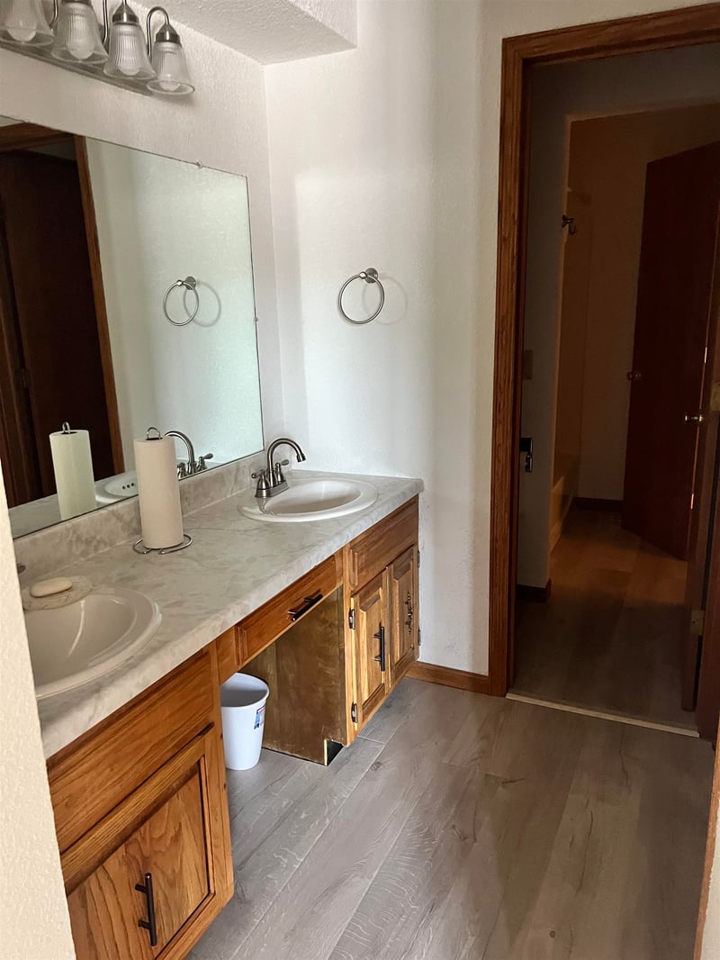 1500 10th Ave Apt B2, Winfield, KS 67156