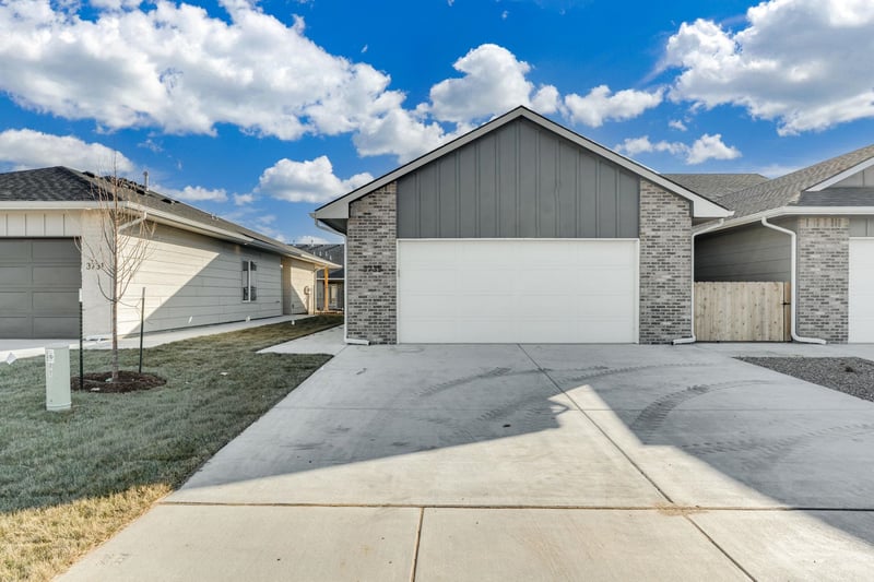 3731 Longleaf St, Wichita, KS 67205