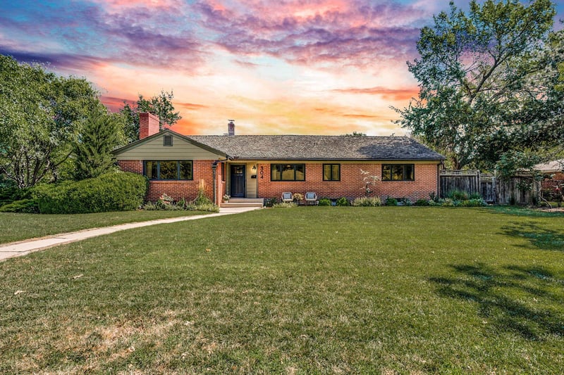 304 S Courtleigh Dr, Wichita, KS 67218