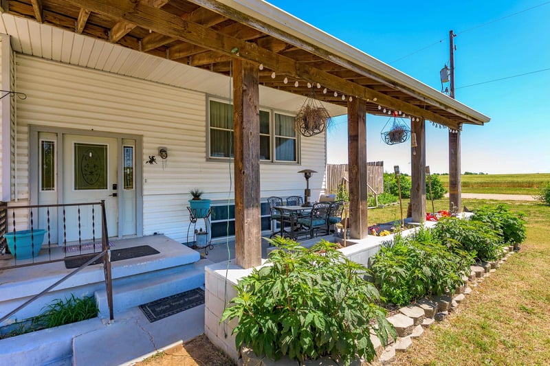 1403 N Webb Rd, Mulvane, KS 67110