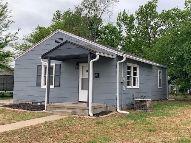 222 Mackenzie Ave, Minneapolis, KS 67467