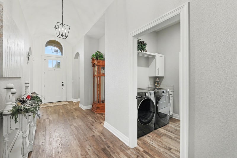 6237 Central Park Ct, Bel Aire, KS 67220