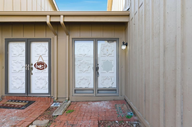 8201 E Harry #1802, Wichita, KS 67207