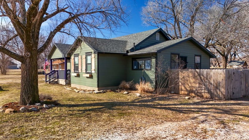 505 W Maple St, Oxford, KS 67119