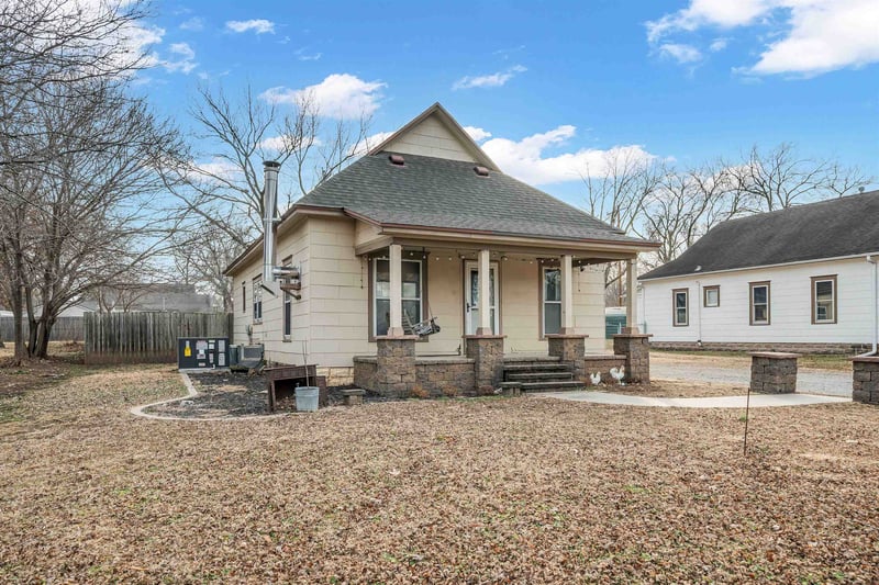 222 N Tracy St, Clearwater, KS 67026