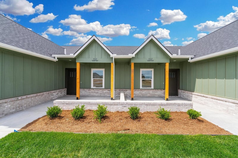 707 Rainbow Lake St, Wichita, KS 67235