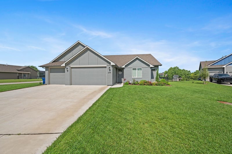 2245 S Nicole Cir, Andover, KS 67002