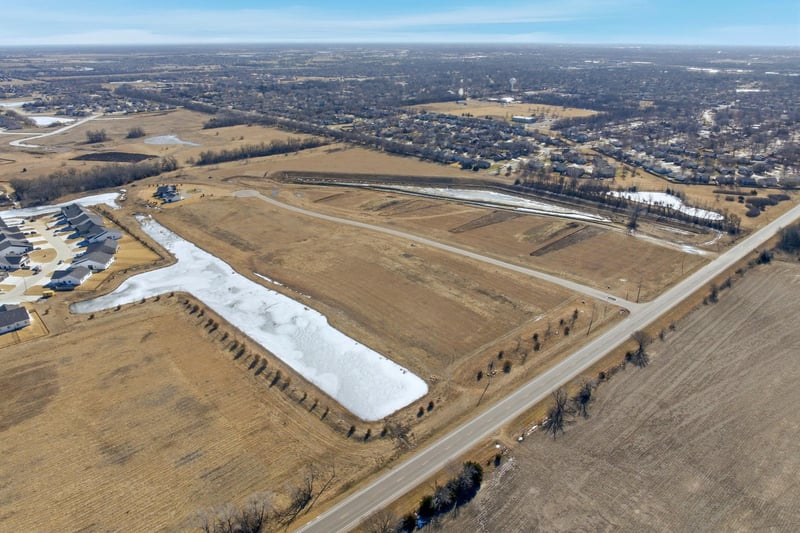 5130 Prairie Ct N, Bel Aire, KS 67220
