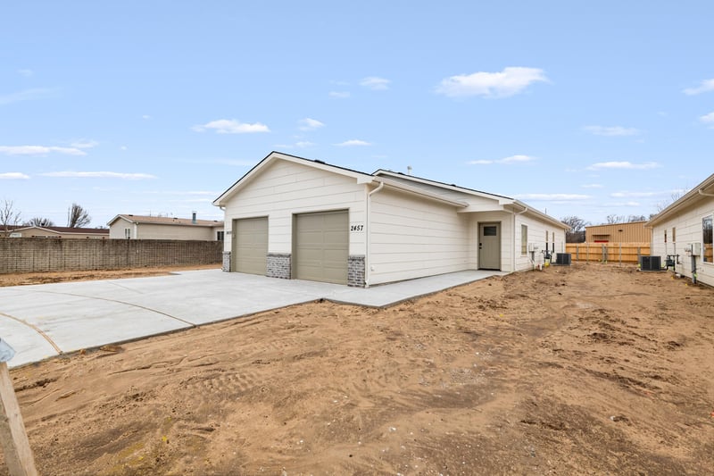 2459 Macarthur Ct, Wichita, KS 67217