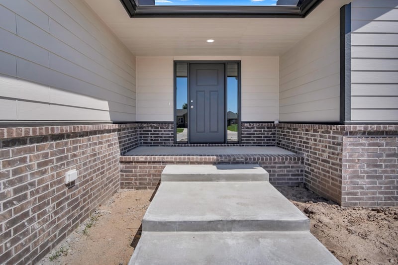 1316 Main St, Halstead, KS 67056