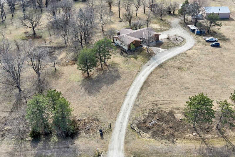 1231 E Kechi Rd, Towanda, KS 67144