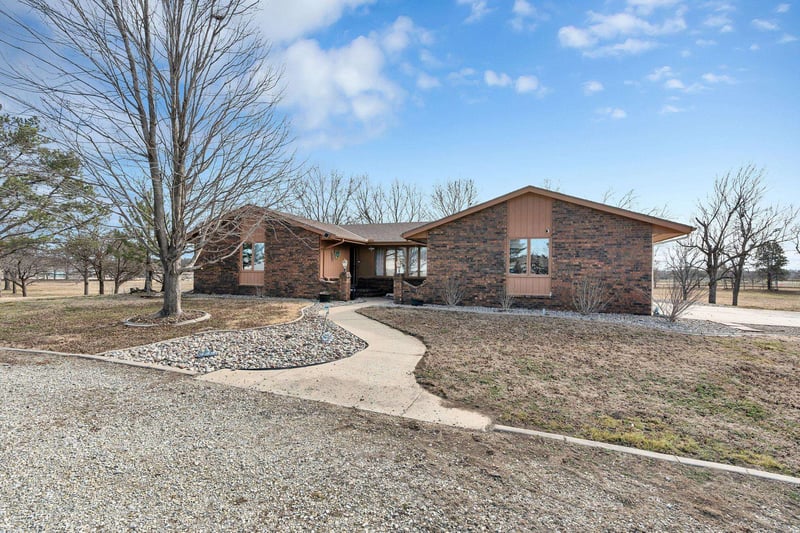 1231 E Kechi Rd, Towanda, KS 67144