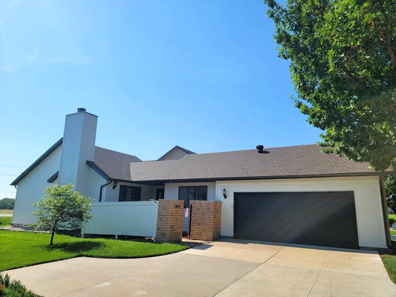 1007 Burr Oak Ln, Salina, KS 67401