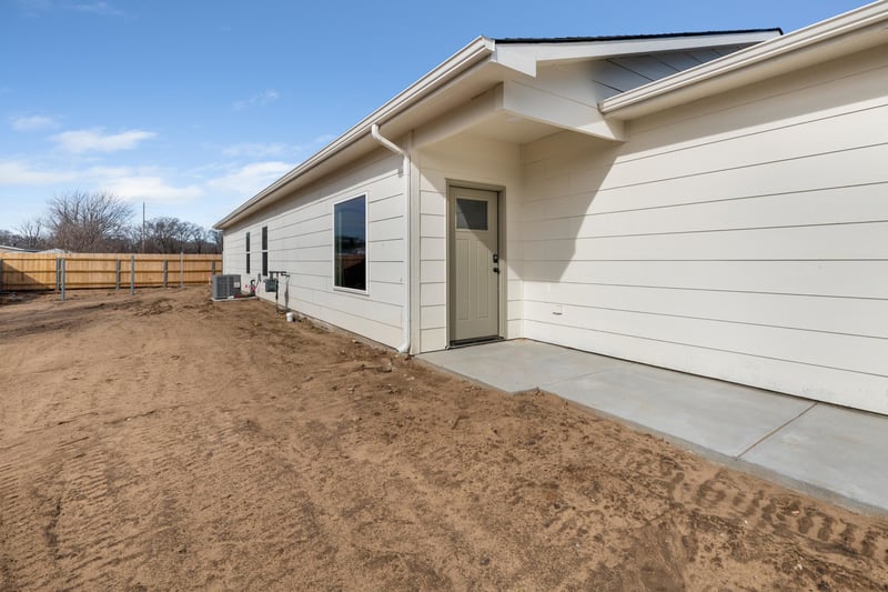 2457 Macarthur Ct, Wichita, KS 67217