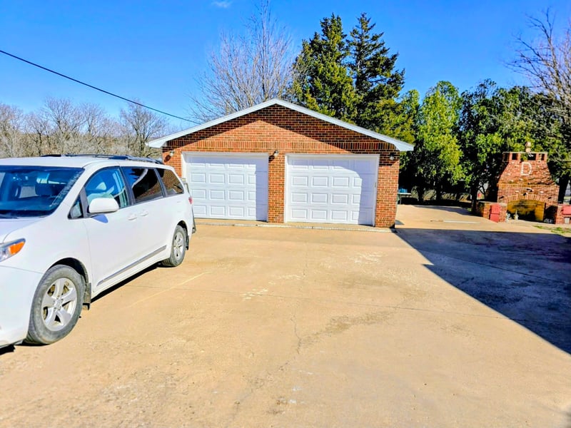 740 Walnut St, Medicine Lodge, KS 67104