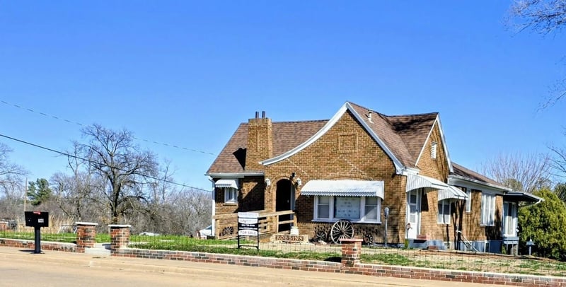 740 Walnut St, Medicine Lodge, KS 67104