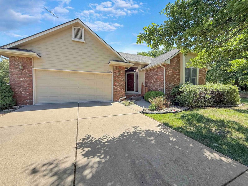 2120 Pico Ct, El Dorado, KS 67042