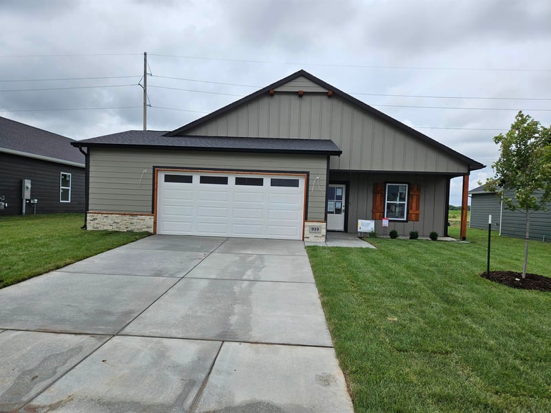 919 Forestview St, Wichita, KS 67235