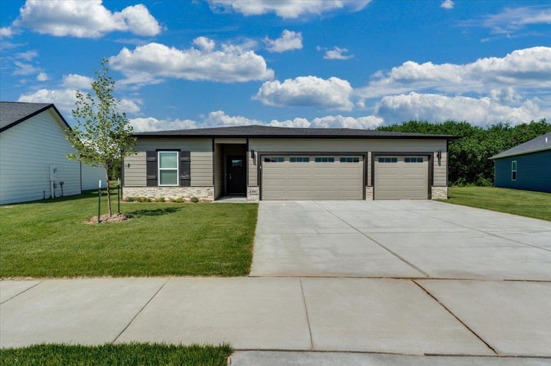 1791 Redbud Ln, Goddard, KS 67052