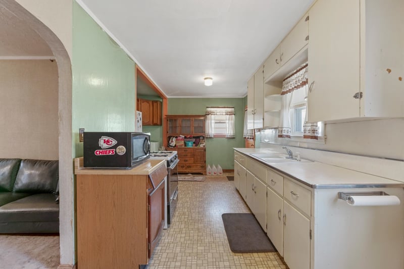 2430 S Washington Ave, Wichita, KS 67216