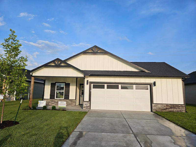 927 Forestview St, Wichita, KS 67235