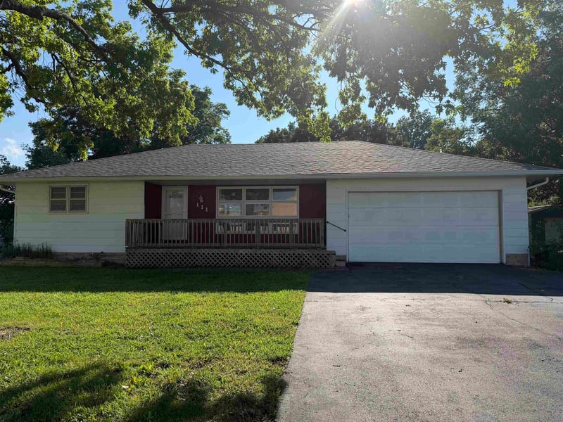 111 Jefferson St, Eureka, KS 67045