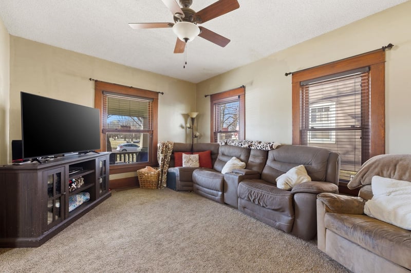 506 Main St, Halstead, KS 67056
