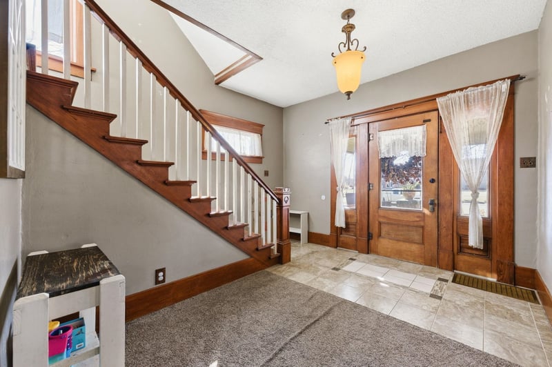 506 Main St, Halstead, KS 67056