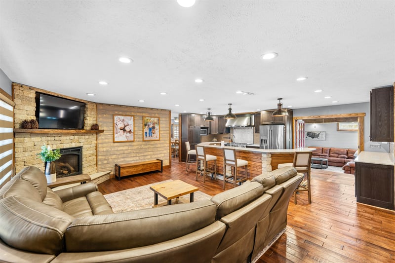 1064 E Lapsley Rd, Assaria, KS 67416