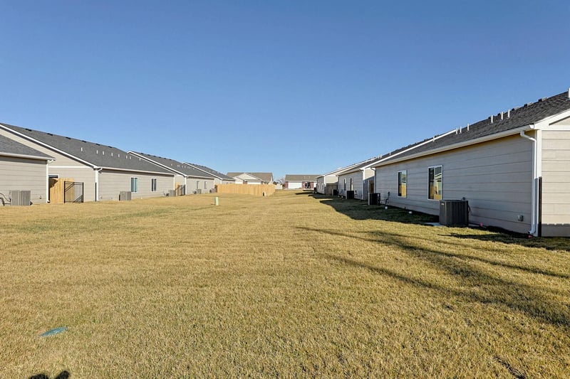 3821-3823 Bluelake Ct, Wichita, KS 67215