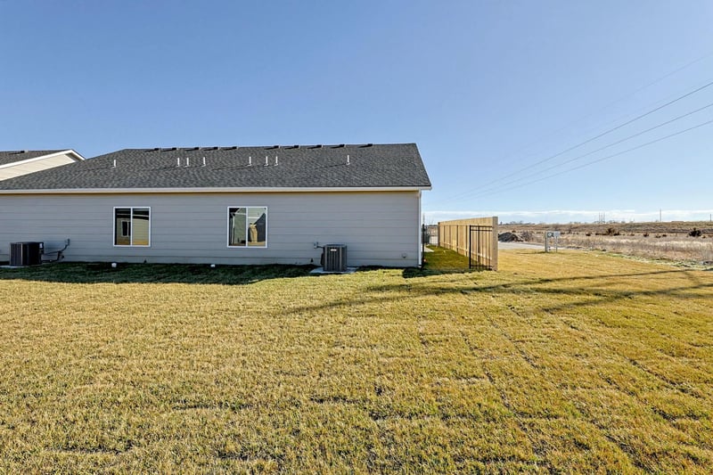 3821-3823 Bluelake Ct, Wichita, KS 67215
