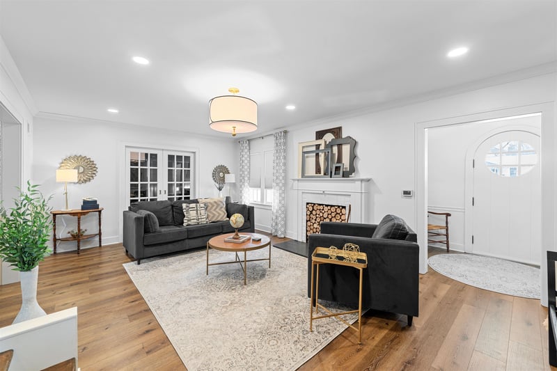 205 Greenway Rd, Salina, KS 67401