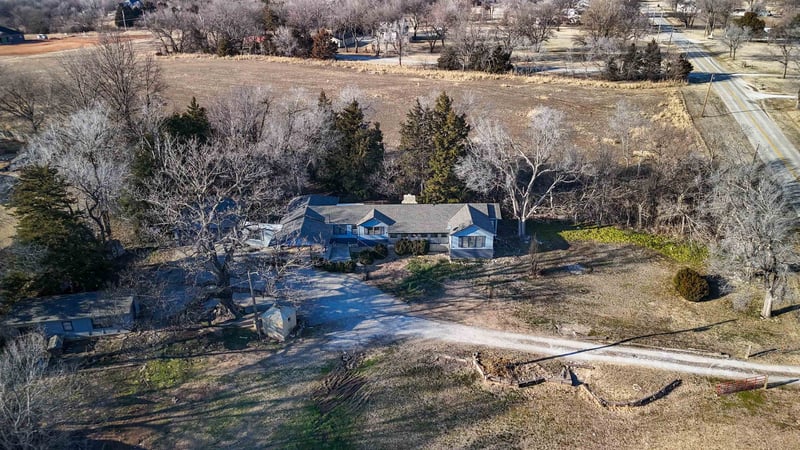 113 Country Club Rd, Arkansas City, KS 67005