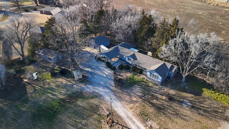 113 Country Club Rd, Arkansas City, KS 67005
