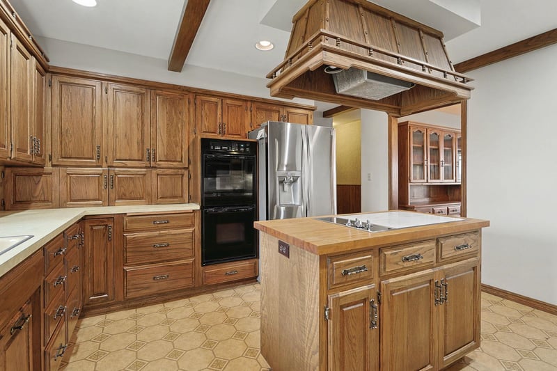 1962 30th , Peabody, KS 66866