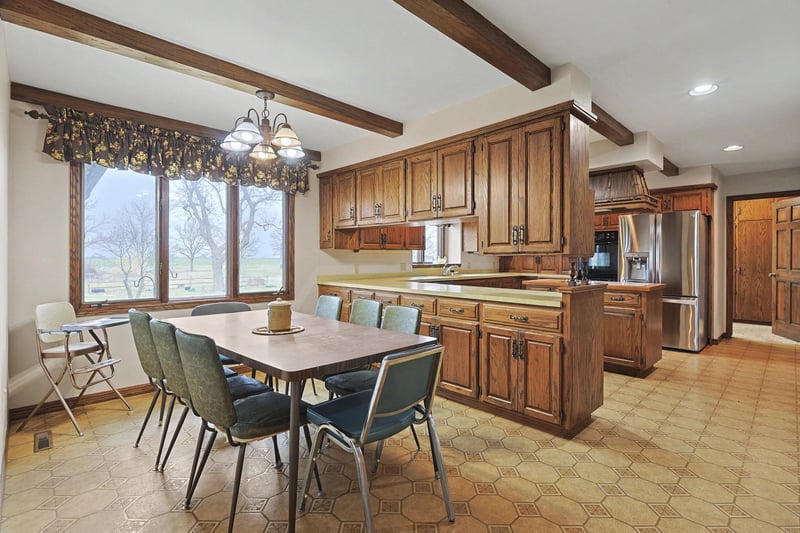 1962 30th , Peabody, KS 66866