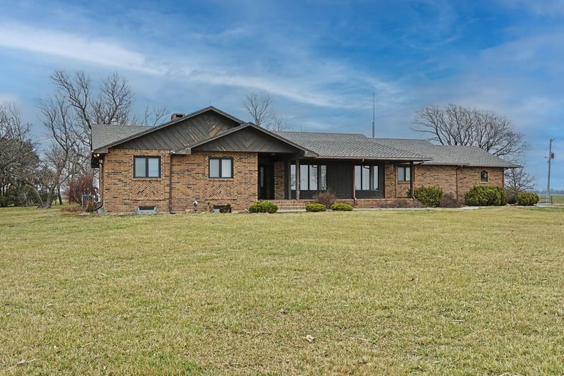 1962 30th , Peabody, KS 66866