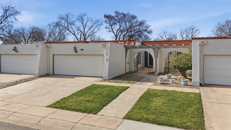 45 E Via Roma St, Wichita, KS 67230