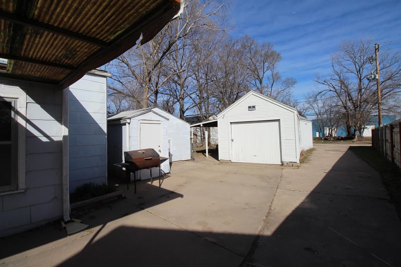 1652 Washington Ave, Wichita, KS 67211-4338