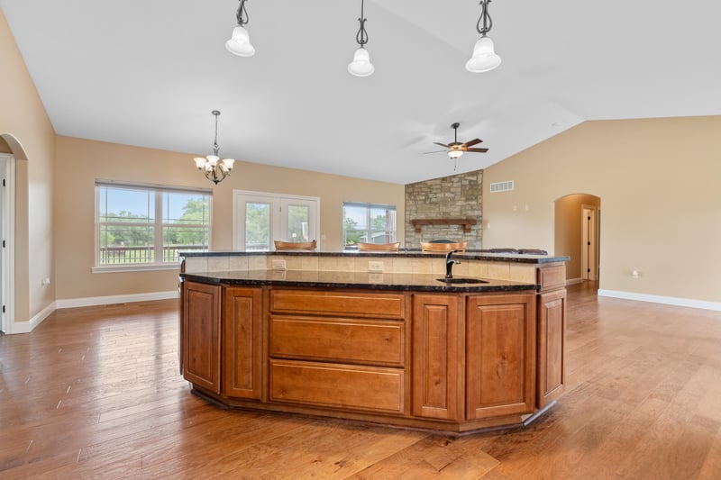 9928 W 95th St S, Clearwater, KS 67026