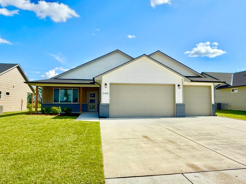 5408 Toben Ct, Bel Aire, KS 67226