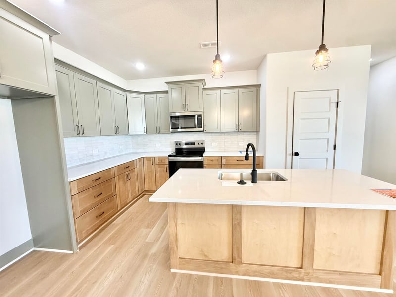 5408 Toben Ct, Bel Aire, KS 67226