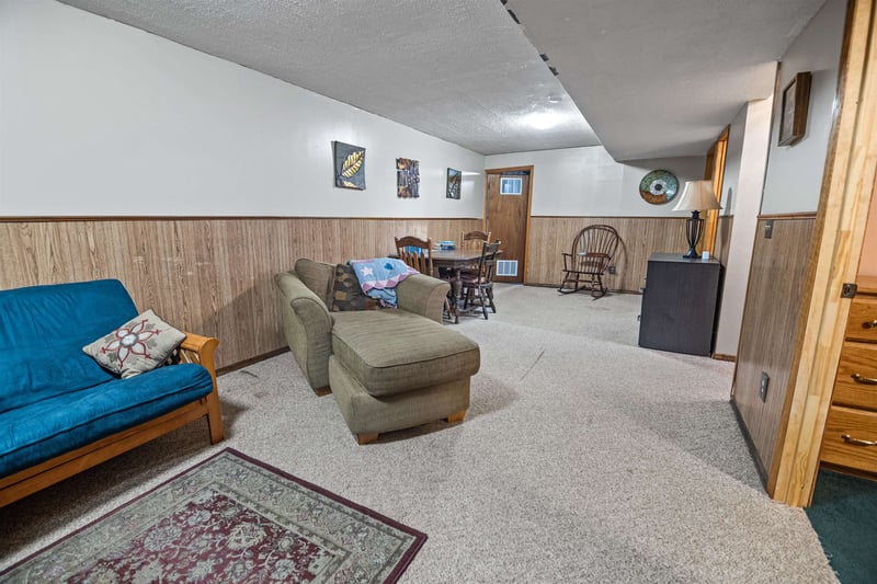 307 Sioux St, Kechi, KS 67067