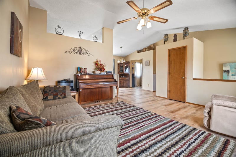 307 Sioux St, Kechi, KS 67067
